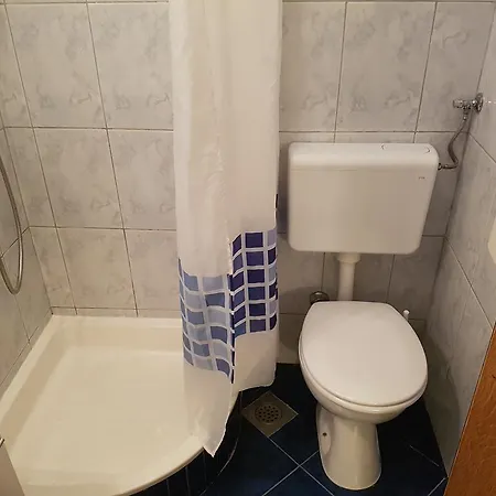 Royal بيت ضيافة 4*