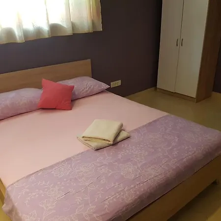 Royal بيت ضيافة 4*